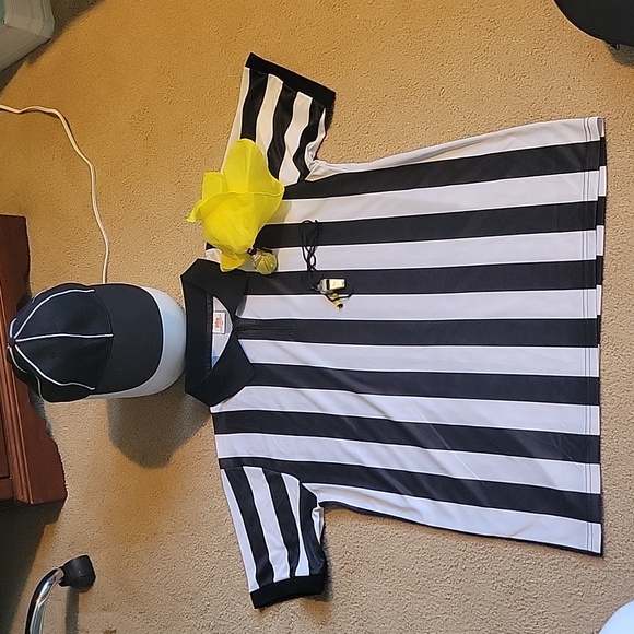 Official Referee Set wht/blk Stripe shirt, hat, whistle and yellow flag - Picture 1 of 5